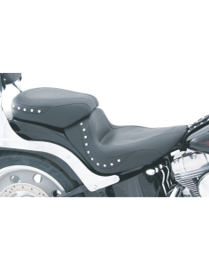 WIDE STUDDED REAR SEAT FXST06-07